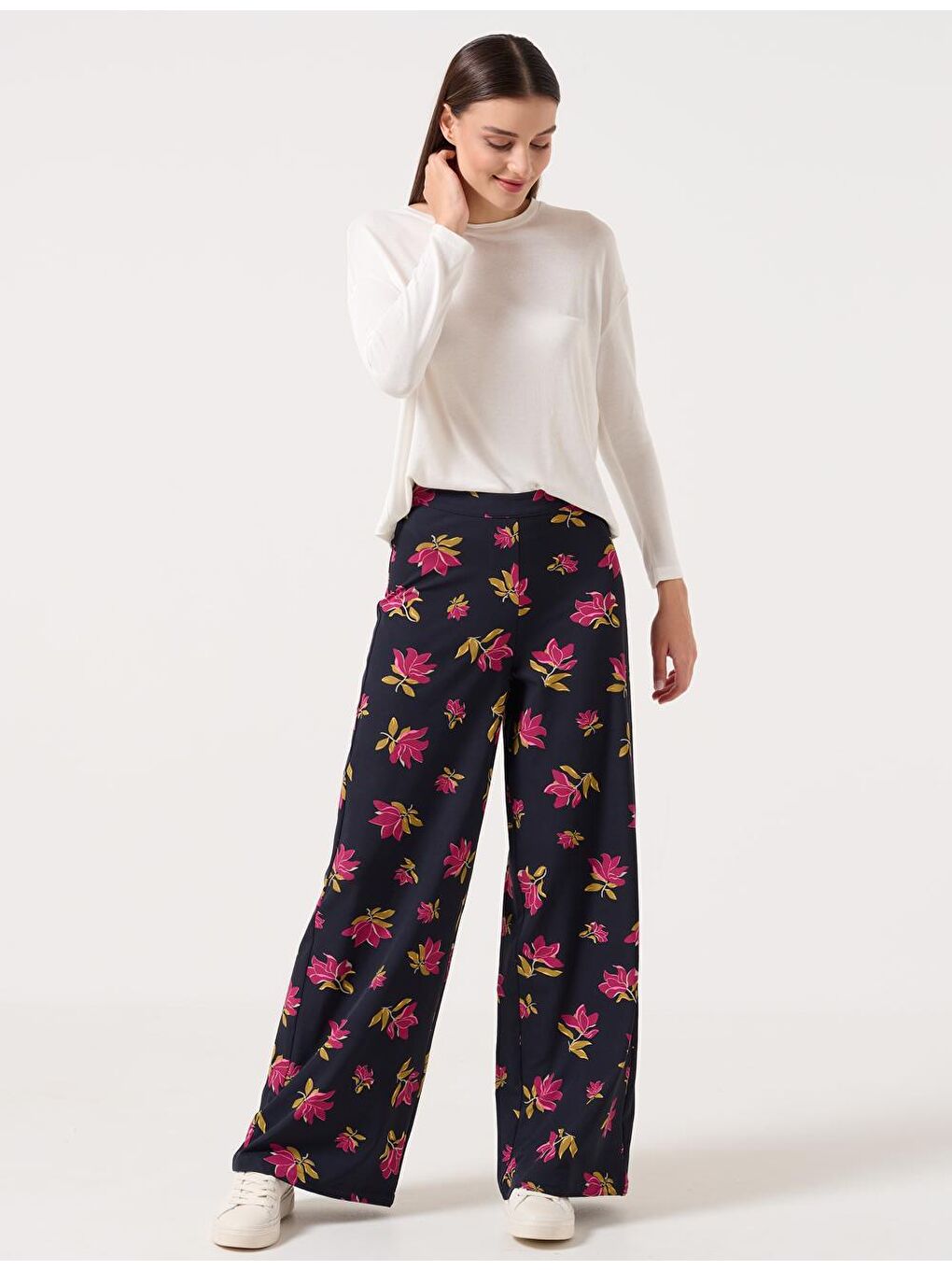 Siyah Bol Kesim Bol Paça Yüksek Bel Saten Pantolon