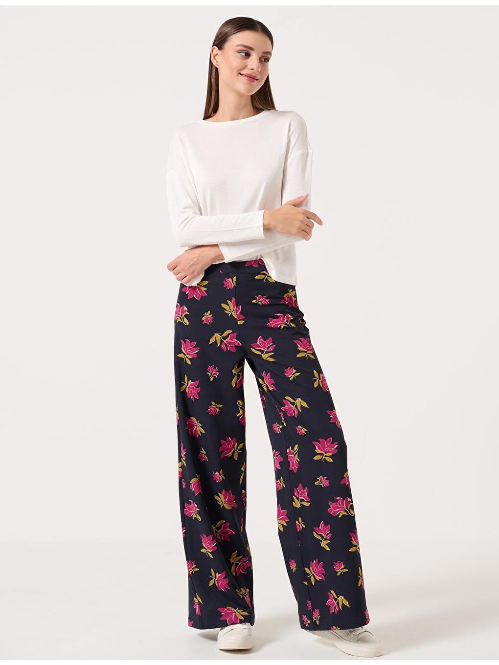 Siyah Bol Kesim Bol Paça Yüksek Bel Saten Pantolon-1