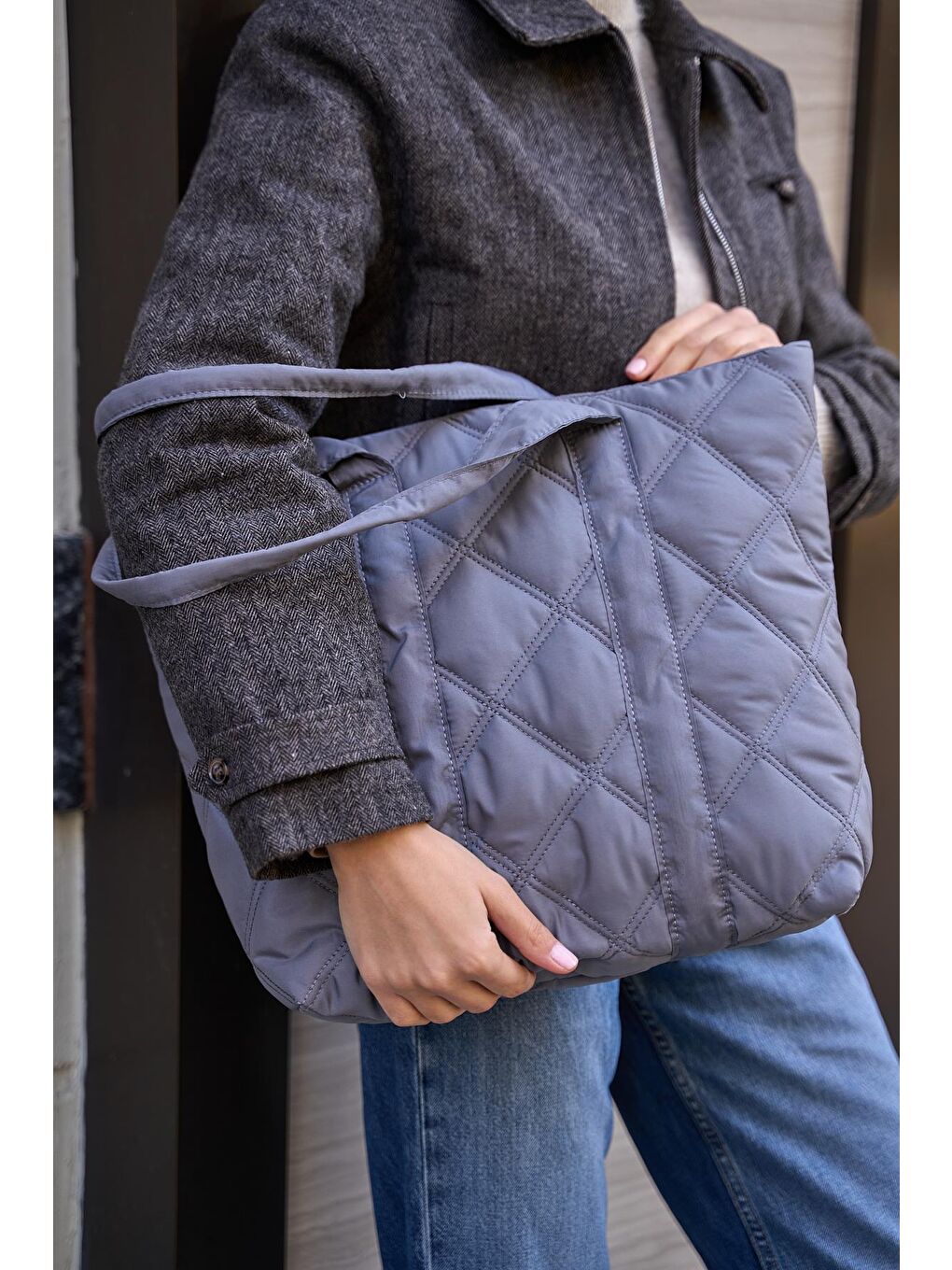 Taken Kapitone Desen Puf Kadın Çanta - Gri-4