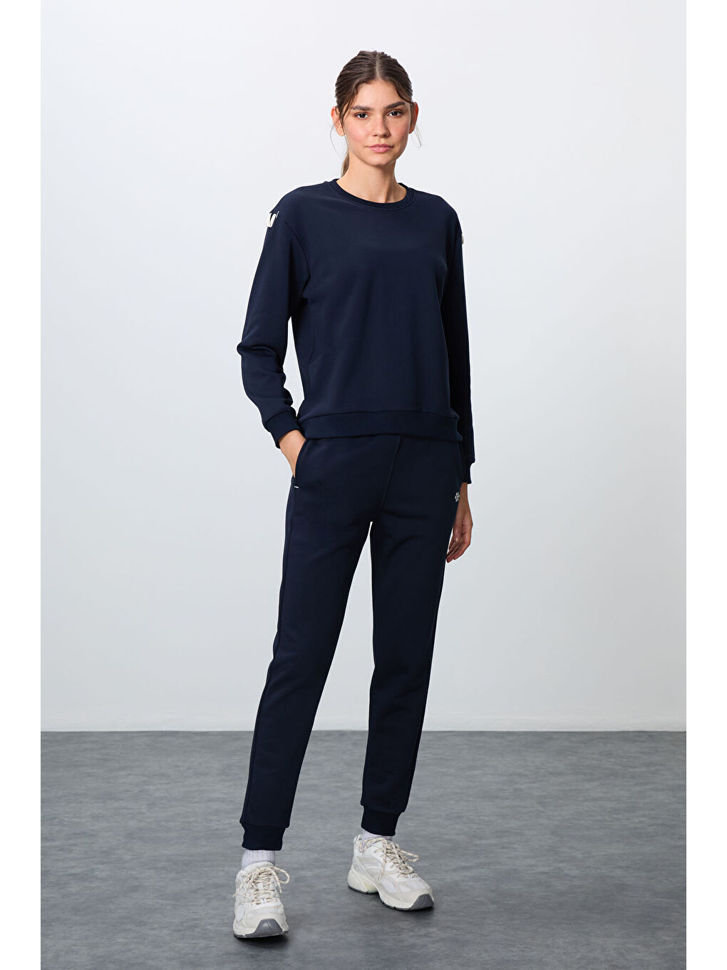 İndigo Kompakt Pamuklu Kalın Pürüzsüz Dokulu O Yaka Oversize Fit Kadın Eşofman Takım - 95341-2