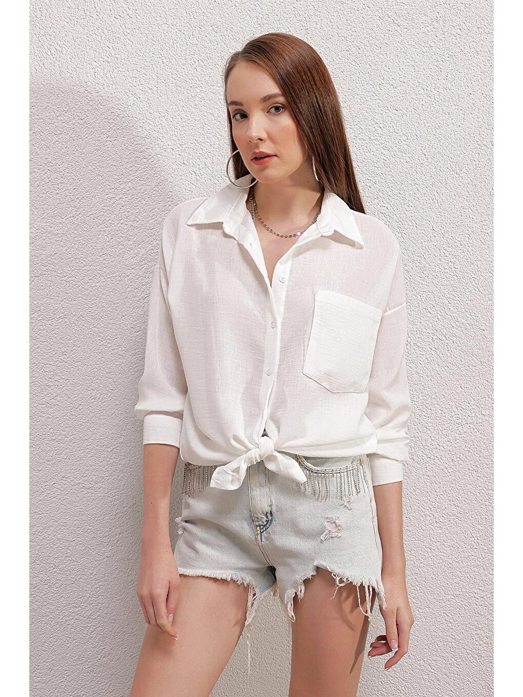 Beyaz Düşük Omuz Cepli Oversize Gömlek-3