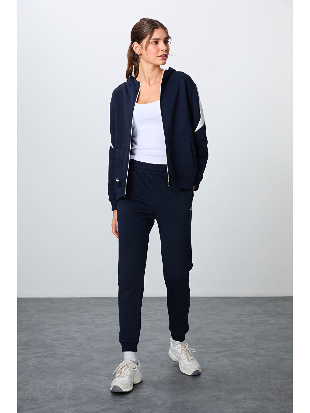 İndigo Kompakt Pamuklu Kalın Pürüzsüz Dokulu Kapüşonlu Oversize Fit Kadın Eşofman Takım   95343