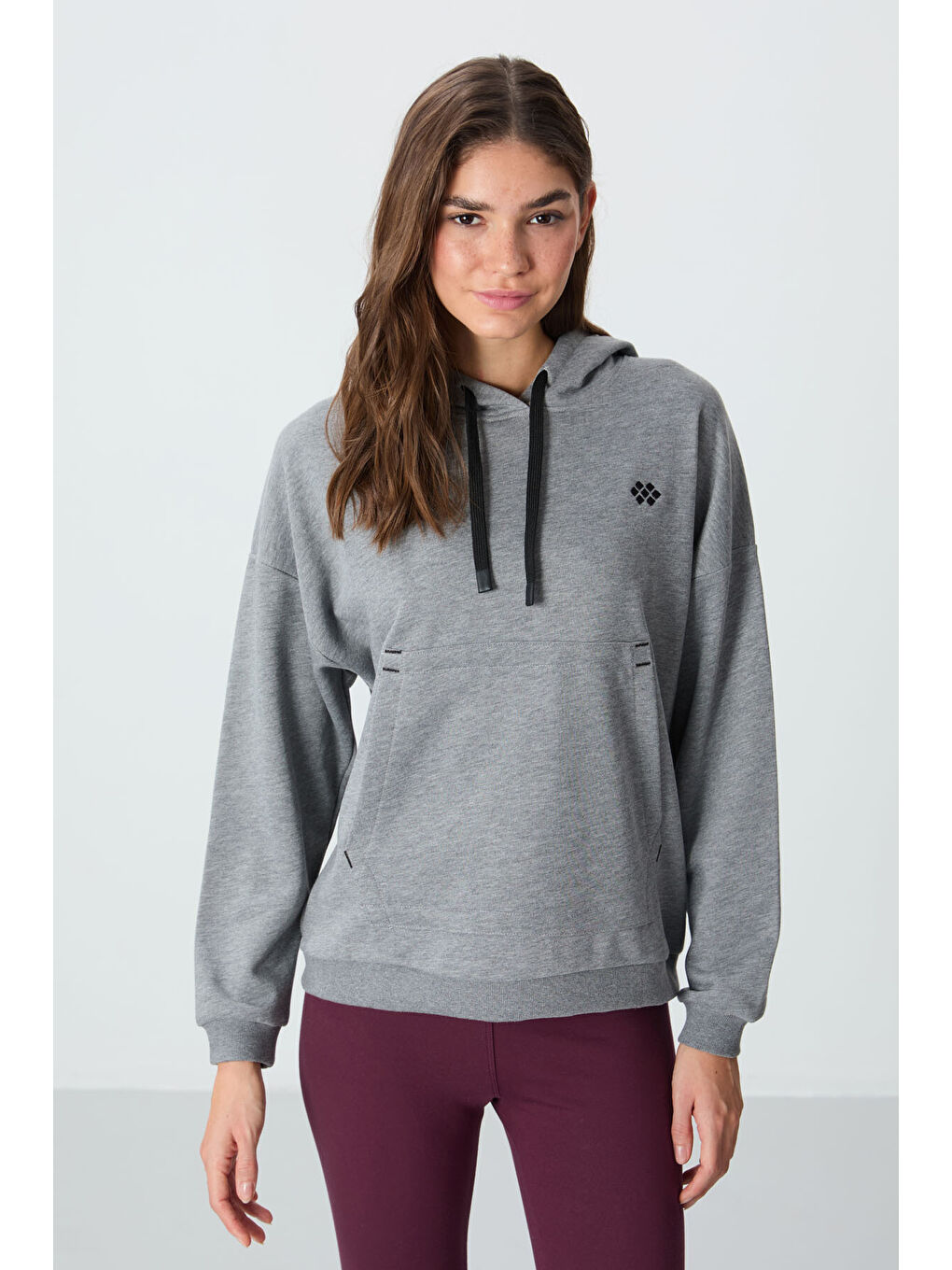 Gri Melanj Kompakt Pamuklu Kalın Pürüzsüz Dokulu Kapüşonlu Oversize Fit Kadın Sweatshirt   97291-3