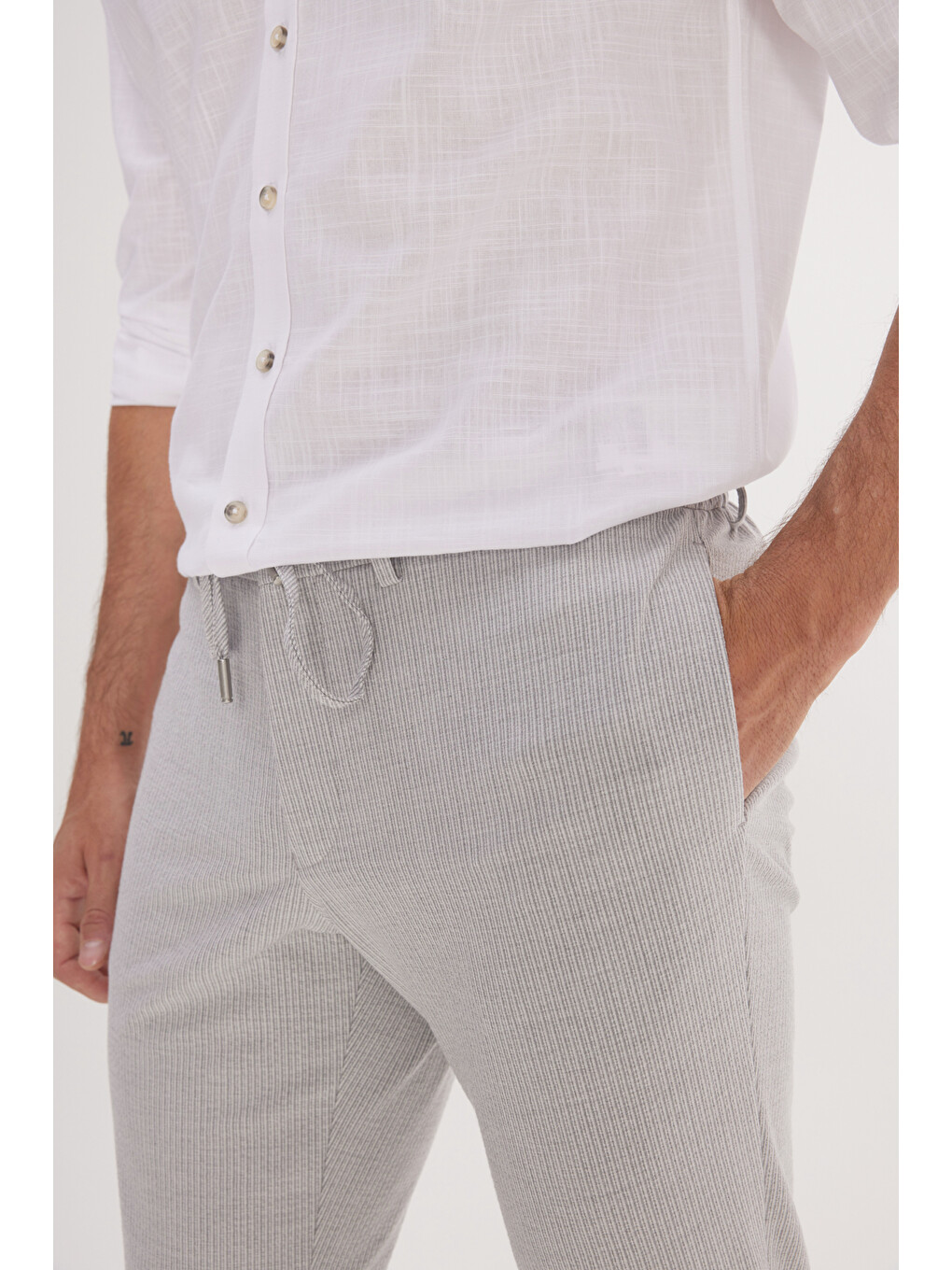 Erkek Beyaz-gri Comfort Fit Rahat Kesim Yan Cepli Desenli Beli Lastikli Pantolon-3