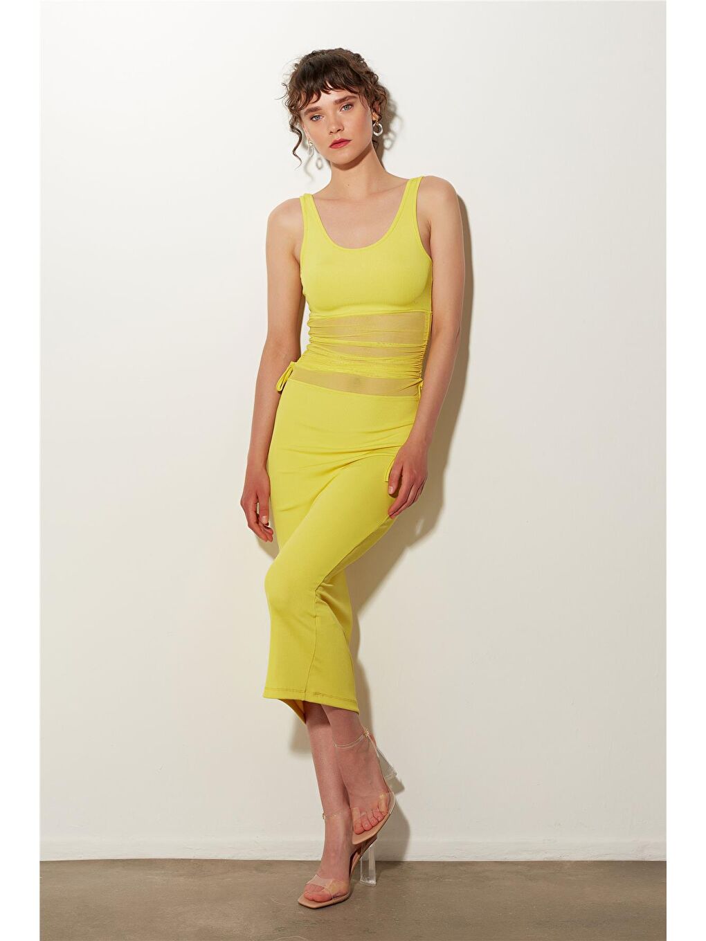 Sarı Büzgü Detaylı Midi Elbise SS23D4785SA