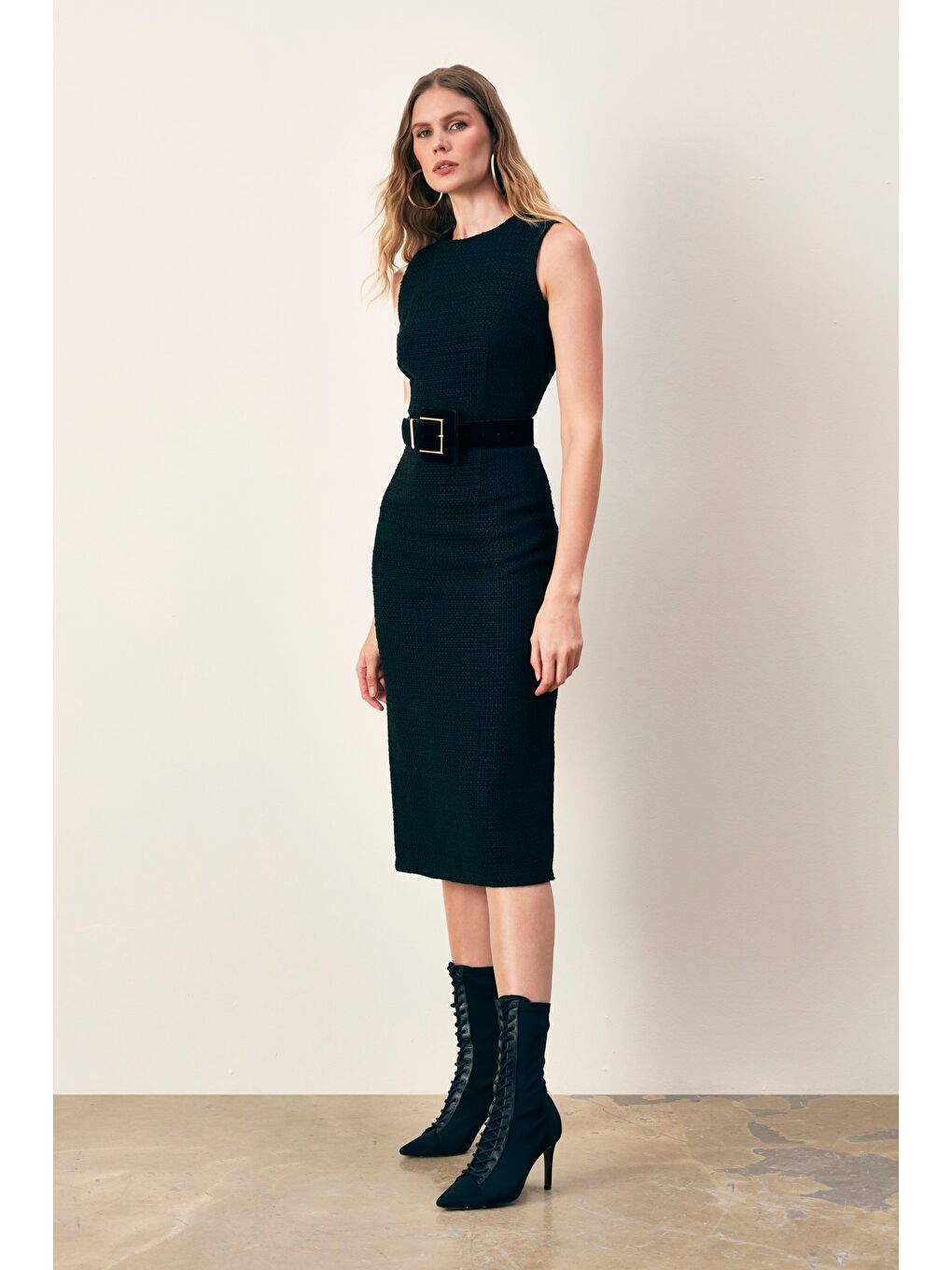 Kolsuz Uzun Tüvit Elbise - Siyah-2