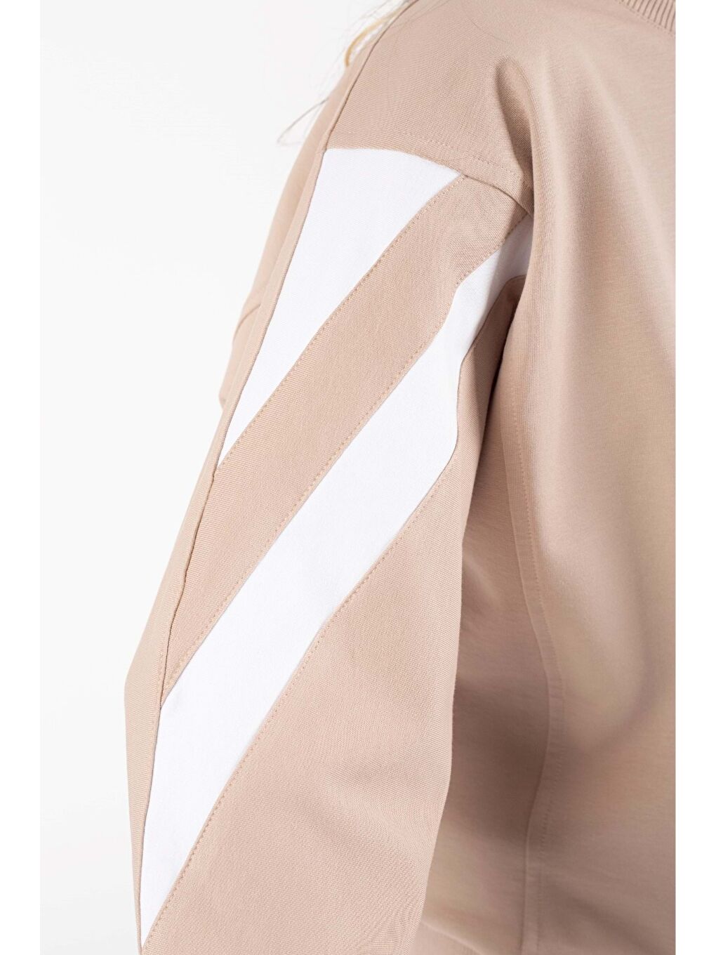 Bej Kız Çocuk Yarasa Kol Şerit Detaylı Alt-Üst Eşofman Takımı M00755-1