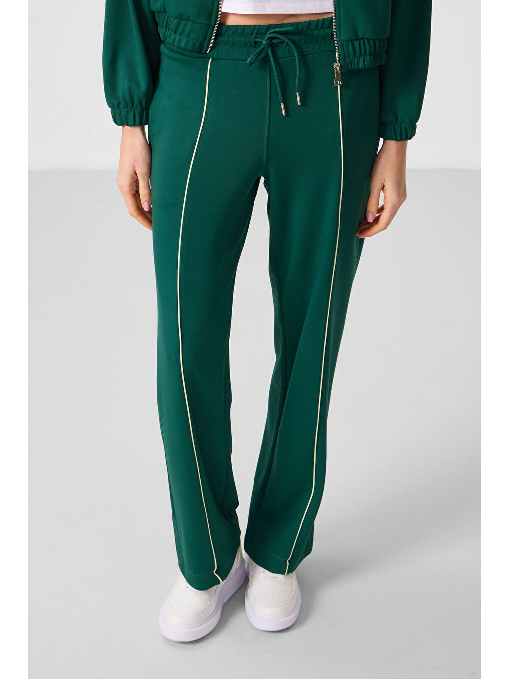 Yeşil Yumuşak Dokulu Dik Yaka Oversize Lastikli Kadın Eşofman Takım - 95349-4