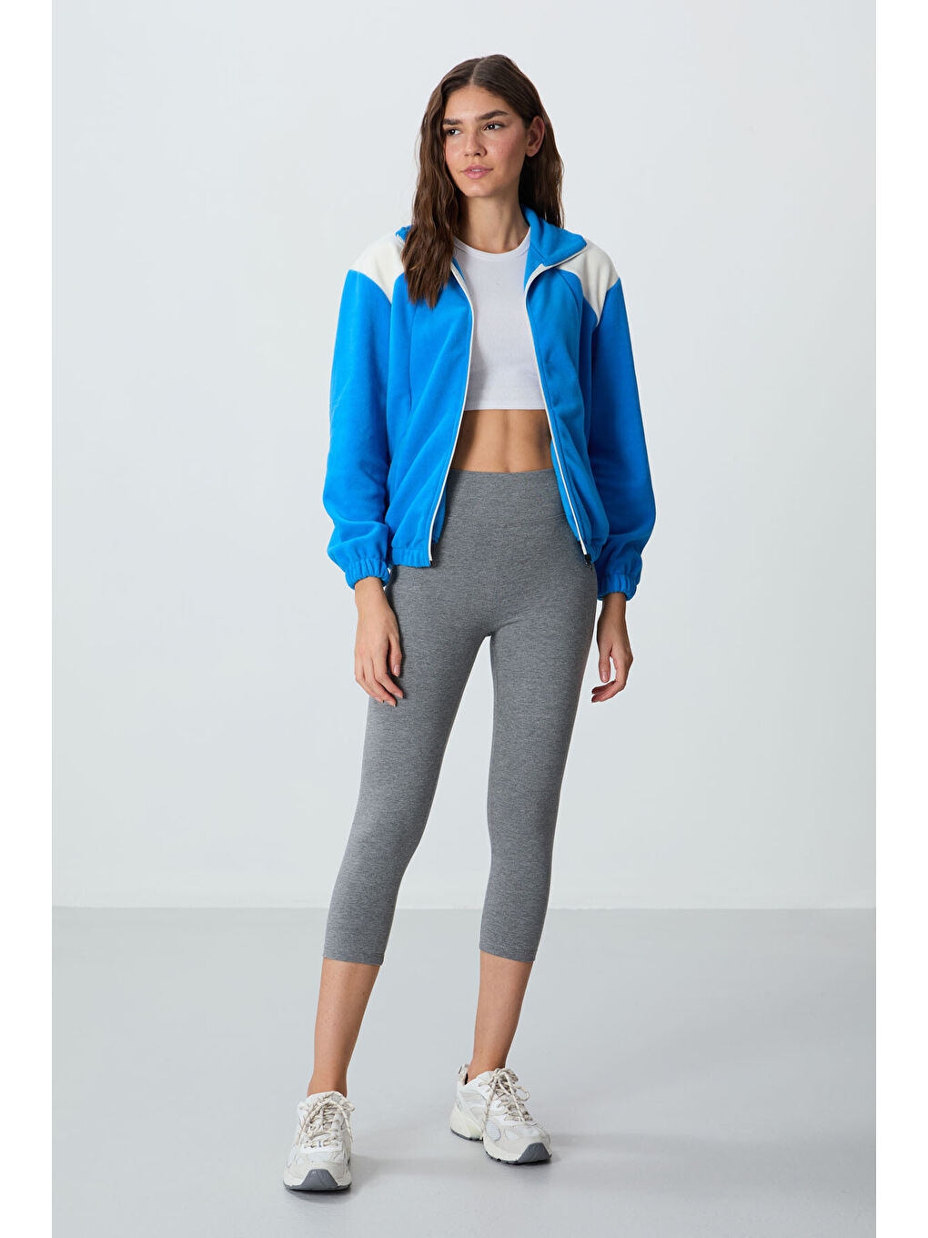 Mavi Saks Kalın Yumuşak Dokulu Dik Yaka Oversize Nakışlı Polar Kadın Sweatshirt - 97293-1