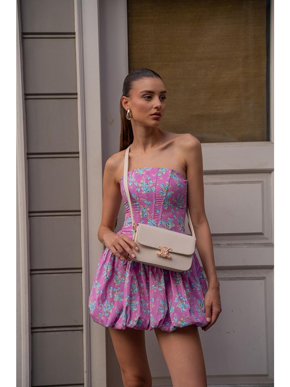 Ekru Cindy Aksesuarlı Kapaklı Uzun Ayarlanabilir Askılı Trend Kadın Omuz Çantası - Krem-3