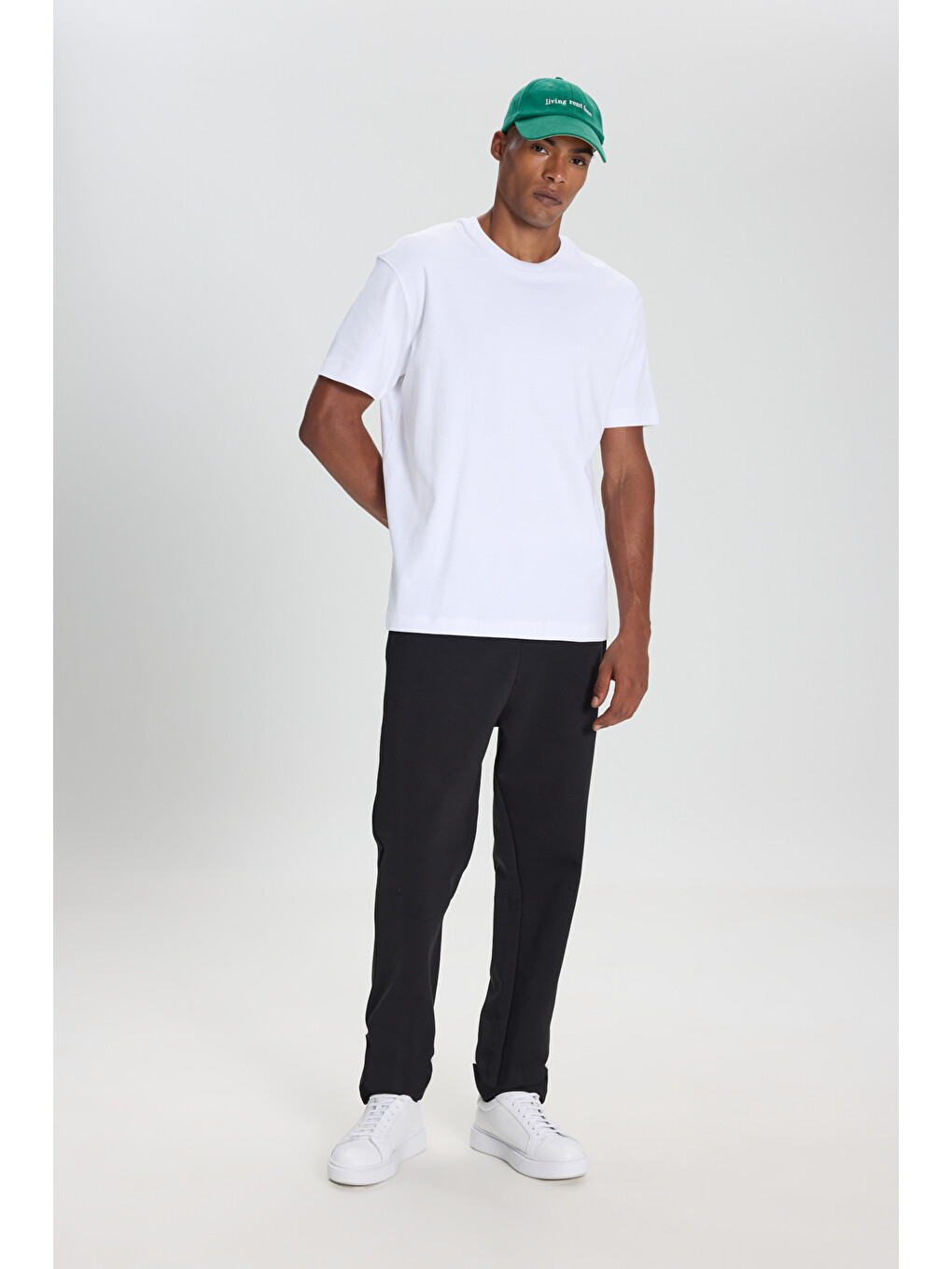 Erkek Beyaz %100 Pamuk Modern Fit Normal Kesim Bisiklet Yaka Tişört-2