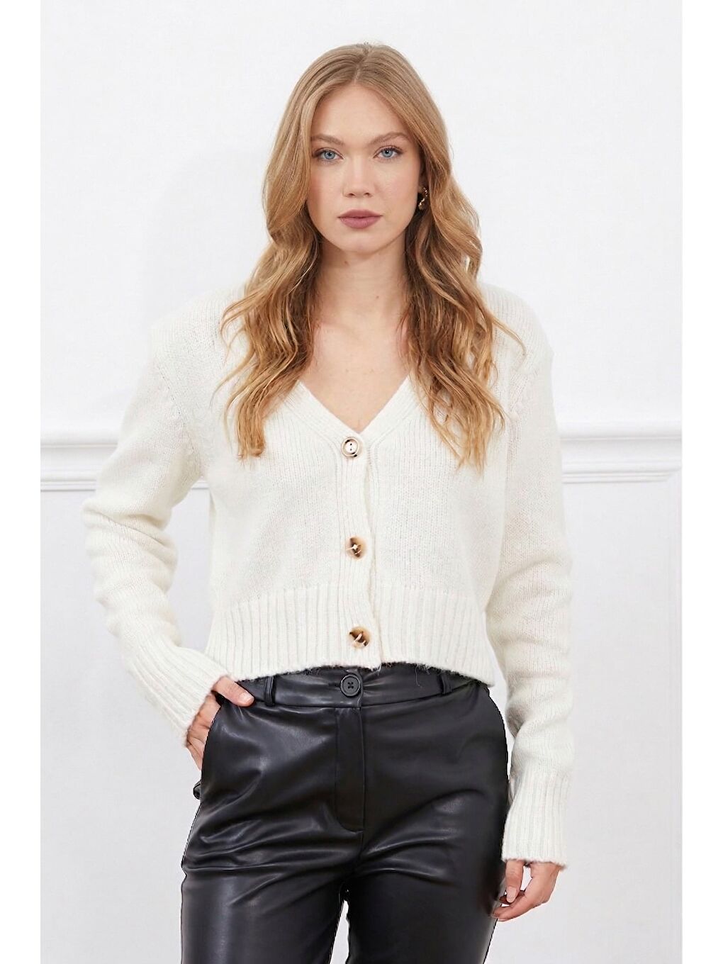 Ekru Düğmeli V Yaka Triko Hırka-1