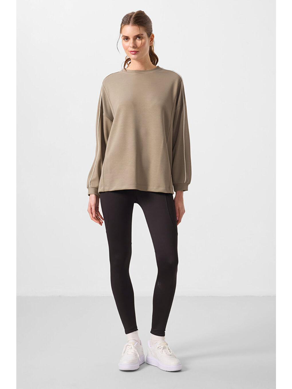 Koyu Bej Yumuşak Dokulu O Yaka Oversize Kadın Tunik Sweatshirt - 97303-1