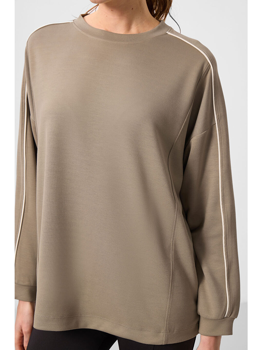 Koyu Bej Yumuşak Dokulu O Yaka Oversize Kadın Tunik Sweatshirt - 97303-2