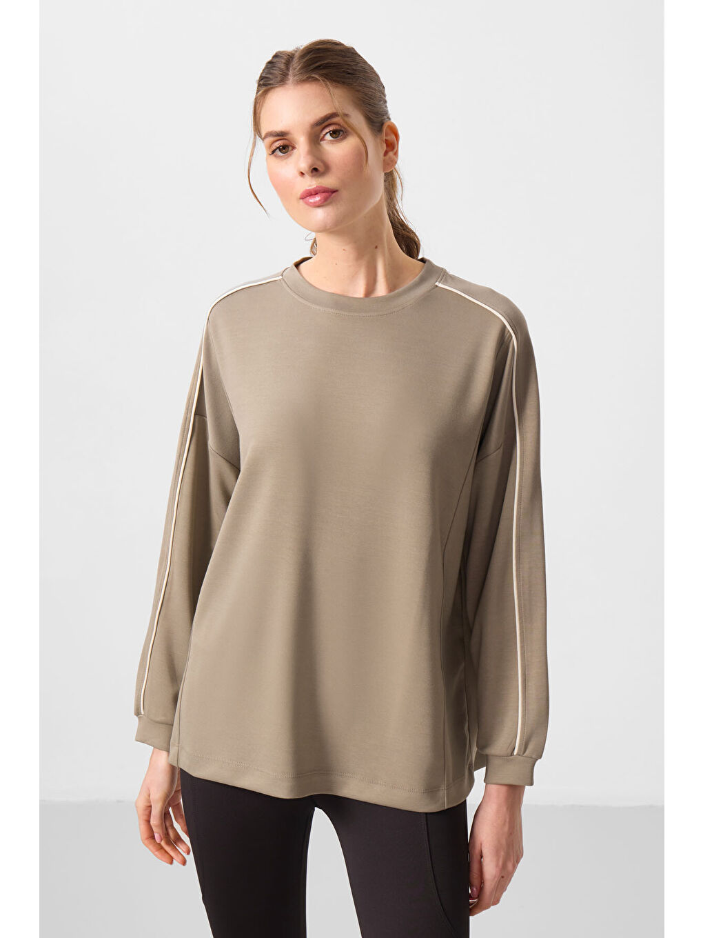 Koyu Bej Yumuşak Dokulu O Yaka Oversize Kadın Tunik Sweatshirt - 97303-3