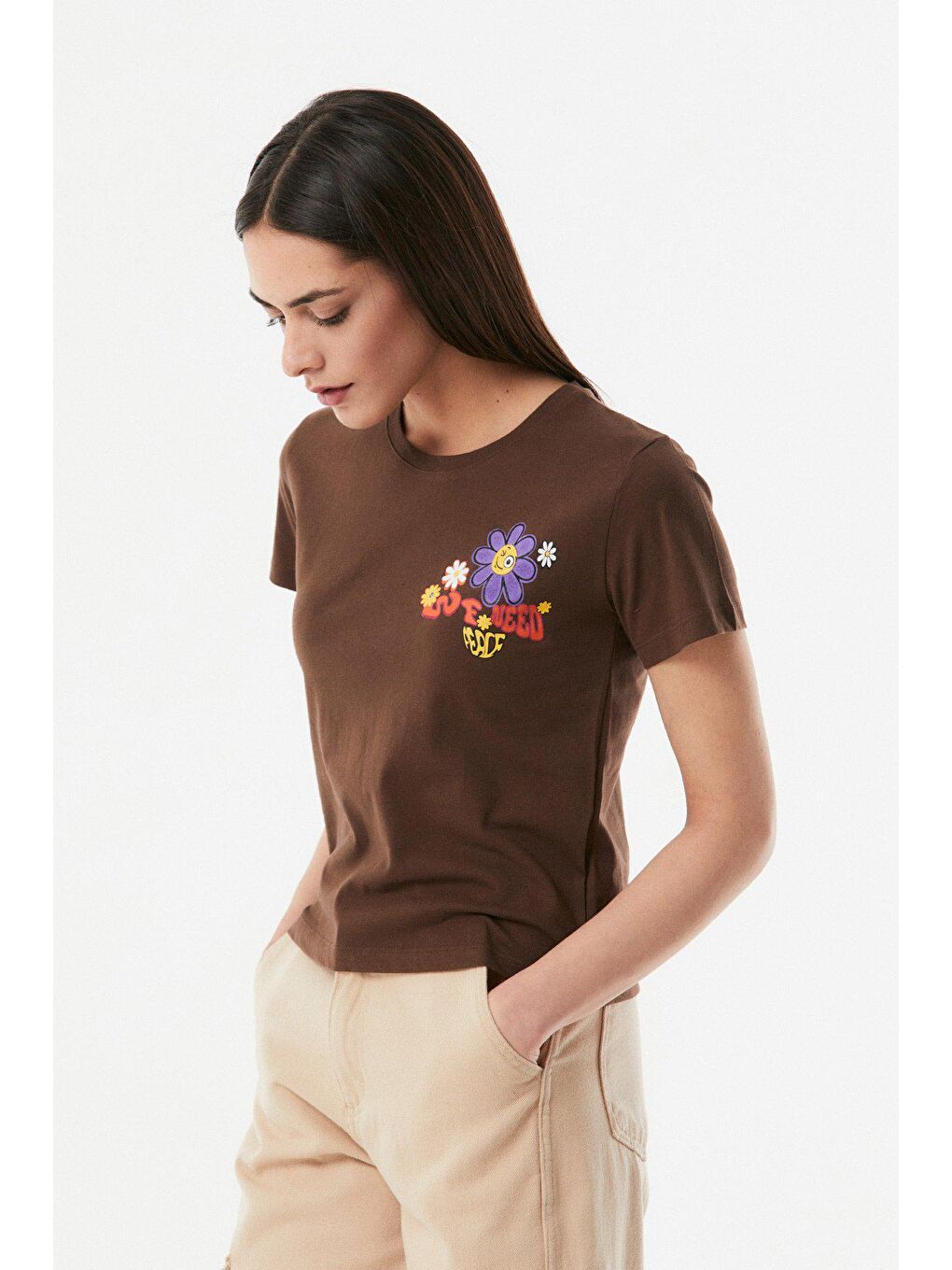 Kahverengi Papatya Baskılı Bisiklet Yaka Crop Tişört-2