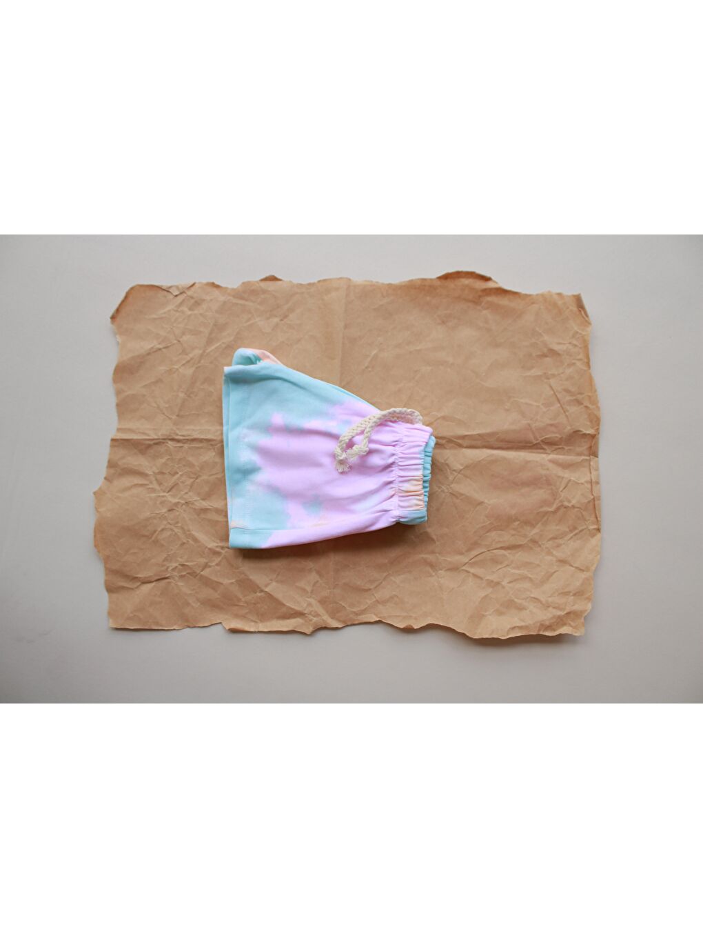 Bej Batik Desenli Basic Şort-1