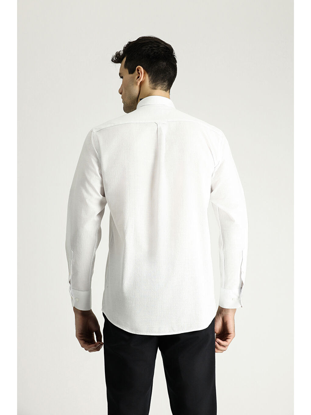 Beyaz Uzun Kol Relax Fit Rahat Kesim Keten Görünümlü Pamuk Düğmeli Yaka %100 Pamuk Gömlek-4