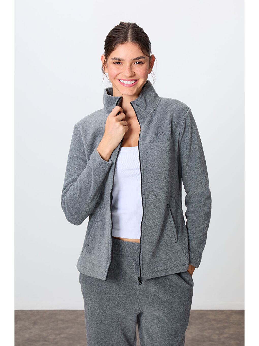Gri Melanj Kalın Yumuşak Dokulu Dik Yaka Oversize Nakışlı Polar Kadın Eşofman Takım -95339-2