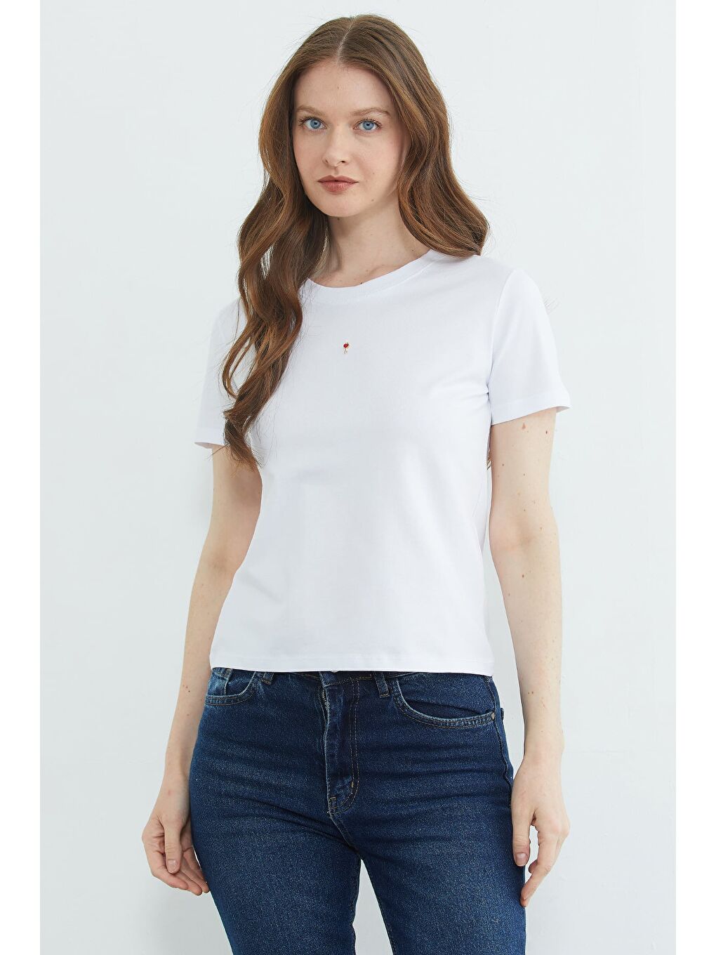 Beyaz Anahtar Aksesuarlı Bisiklet Yaka Tişört-1