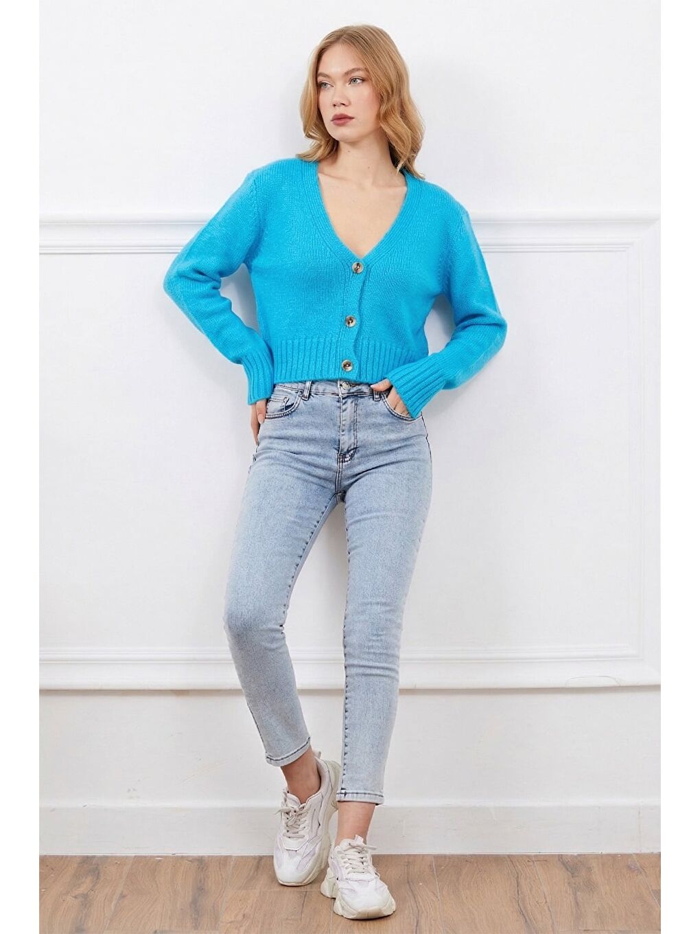 Turkuaz Düğmeli V Yaka Triko Hırka-1