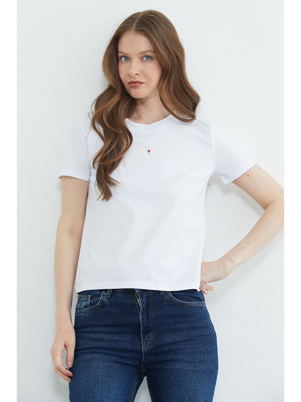 Beyaz Anahtar Aksesuarlı Bisiklet Yaka Tişört-4