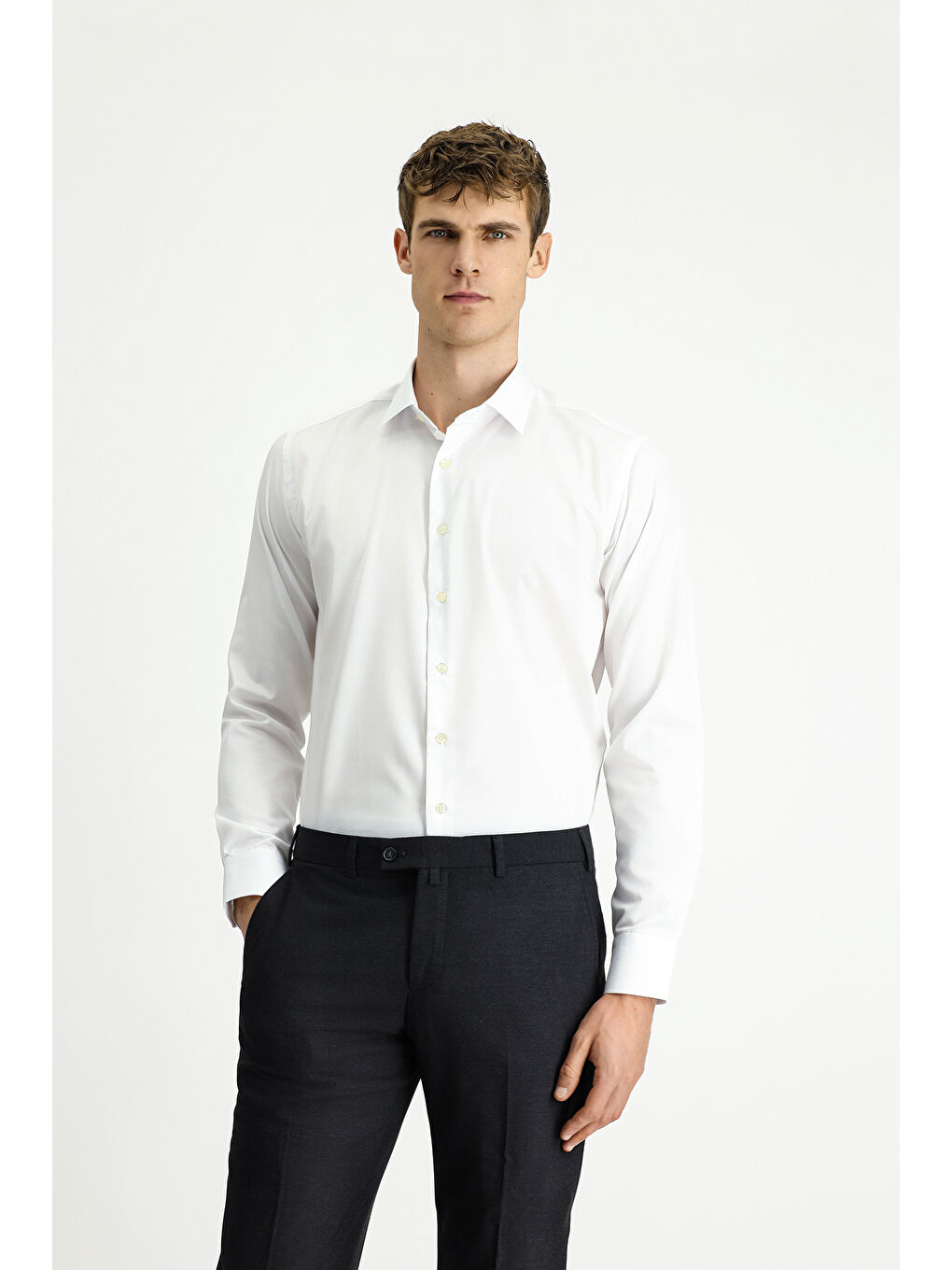Beyaz Uzun Kol Slim Fit Dar Kesim Klasik Non Iron Pamuklu Gömlek-3