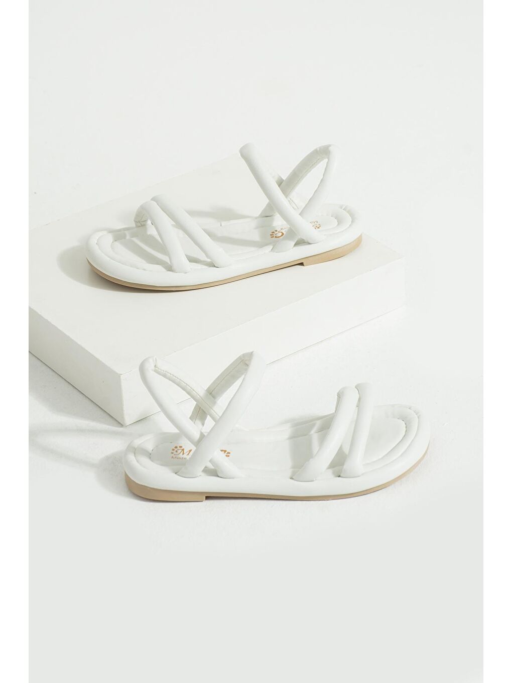 Beyaz Çift Bant Rahat Taban Kadın Sandalet 007-75-23