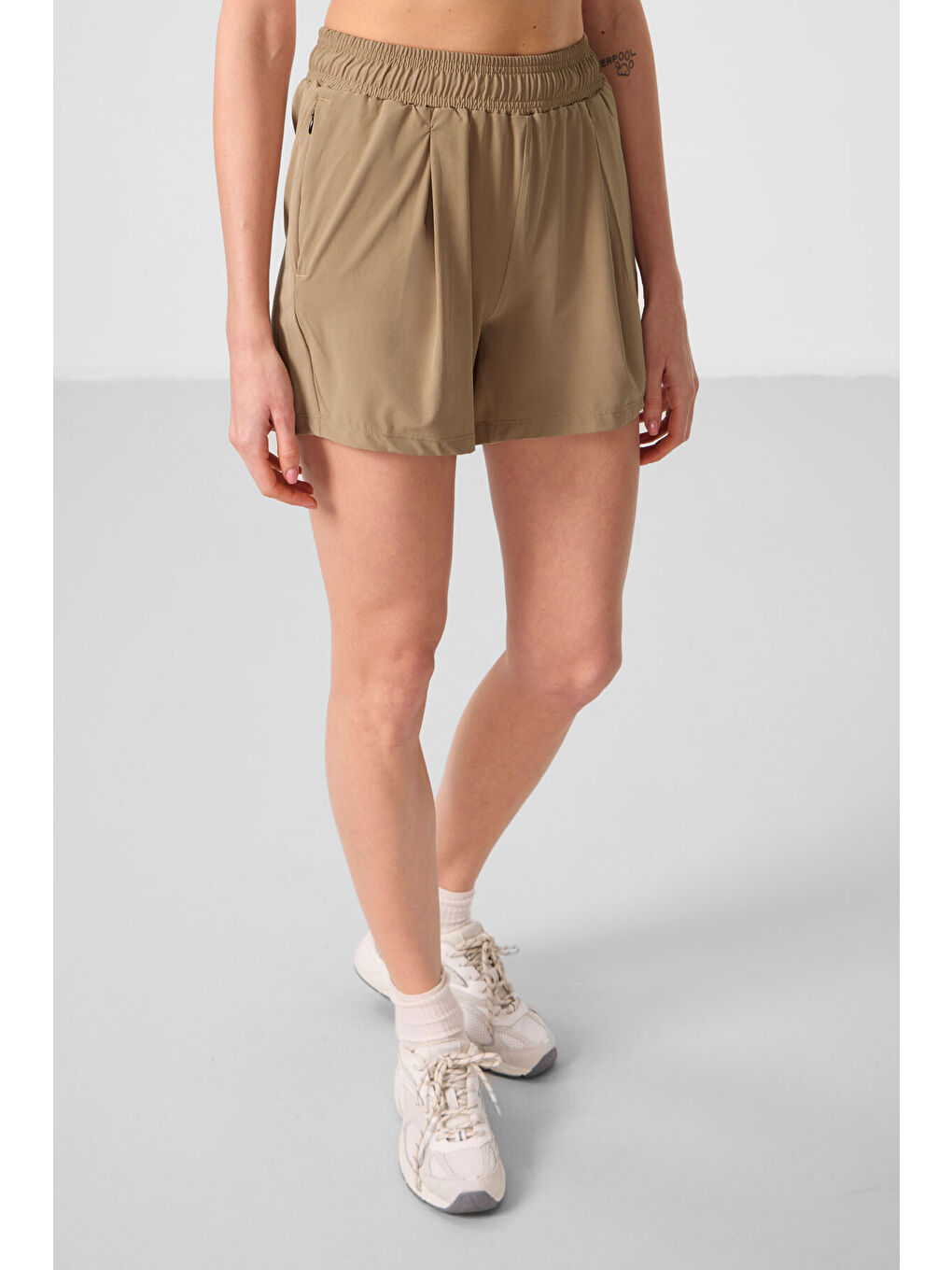 Bej Polyester Gizli Cep Fermuarlı Rahat Form Kadın Şort - 91014-3