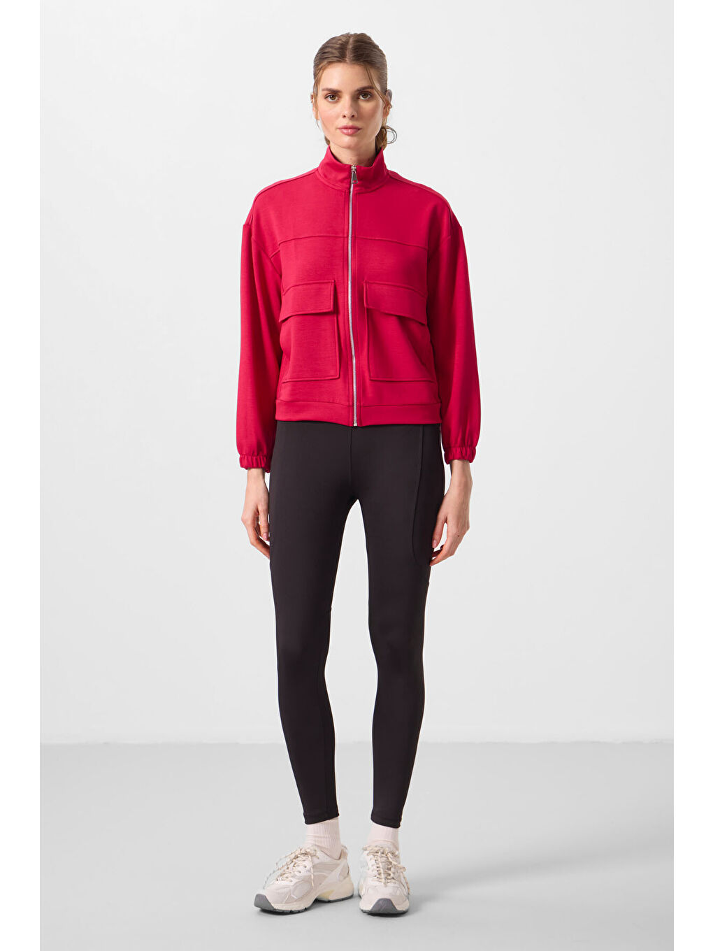 Viva Kırmızı Yumuşak Dokulu Dik Yaka Oversize Kargo Cepli Kadın Crop Top Sweatshirt - 97301-1