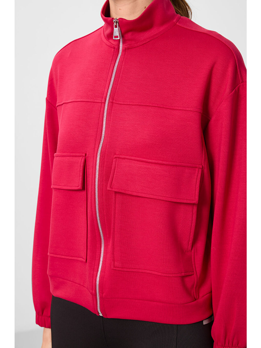 Viva Kırmızı Yumuşak Dokulu Dik Yaka Oversize Kargo Cepli Kadın Crop Top Sweatshirt - 97301-2