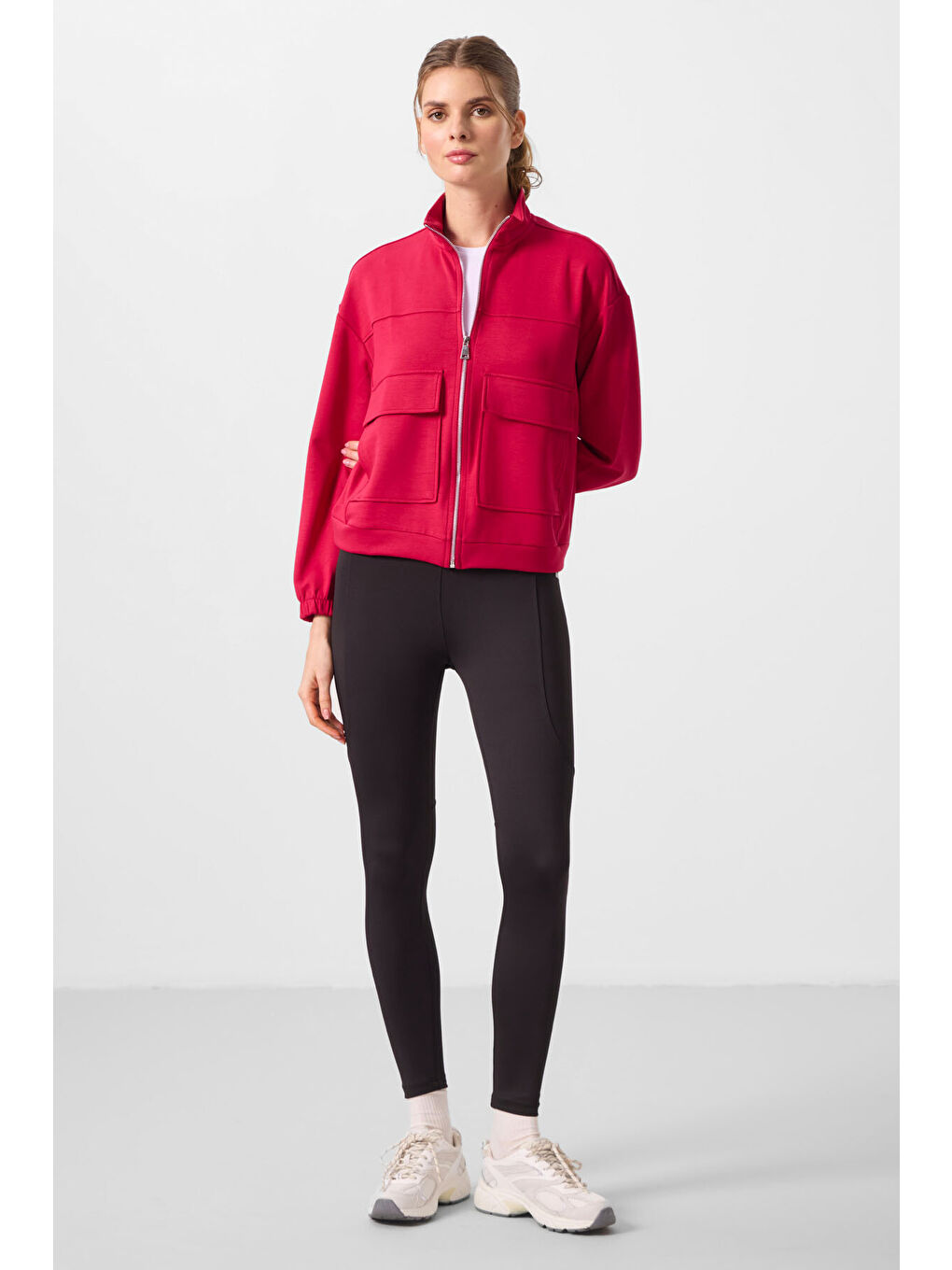 Viva Kırmızı Yumuşak Dokulu Dik Yaka Oversize Kargo Cepli Kadın Crop Top Sweatshirt - 97301-3