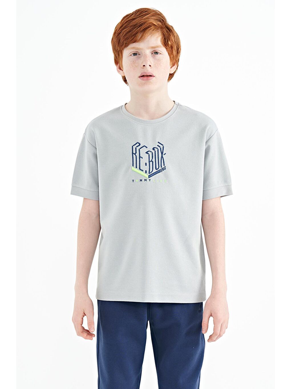 Gri Yazı Nakışlı O Yaka Oversize Erkek Çocuk Tişört - 11151