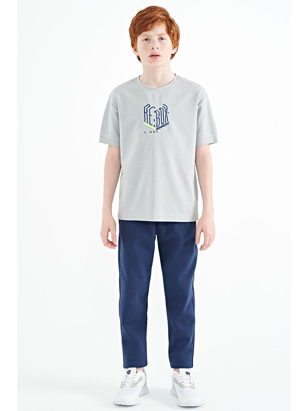 Gri Yazı Nakışlı O Yaka Oversize Erkek Çocuk Tişört - 11151-1