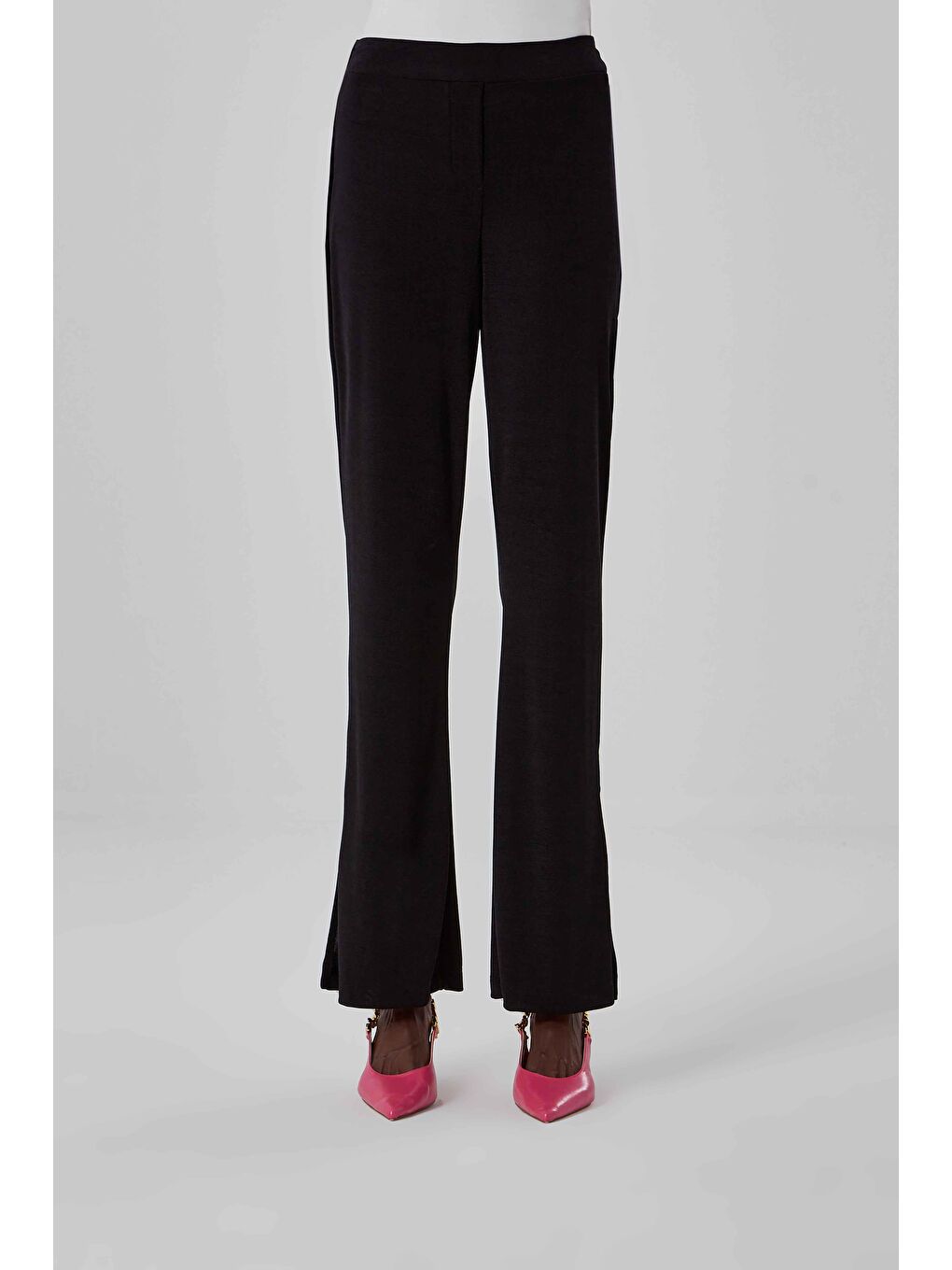 Yırtmaç Detaylı Buzzy Siyah Pantolon-1