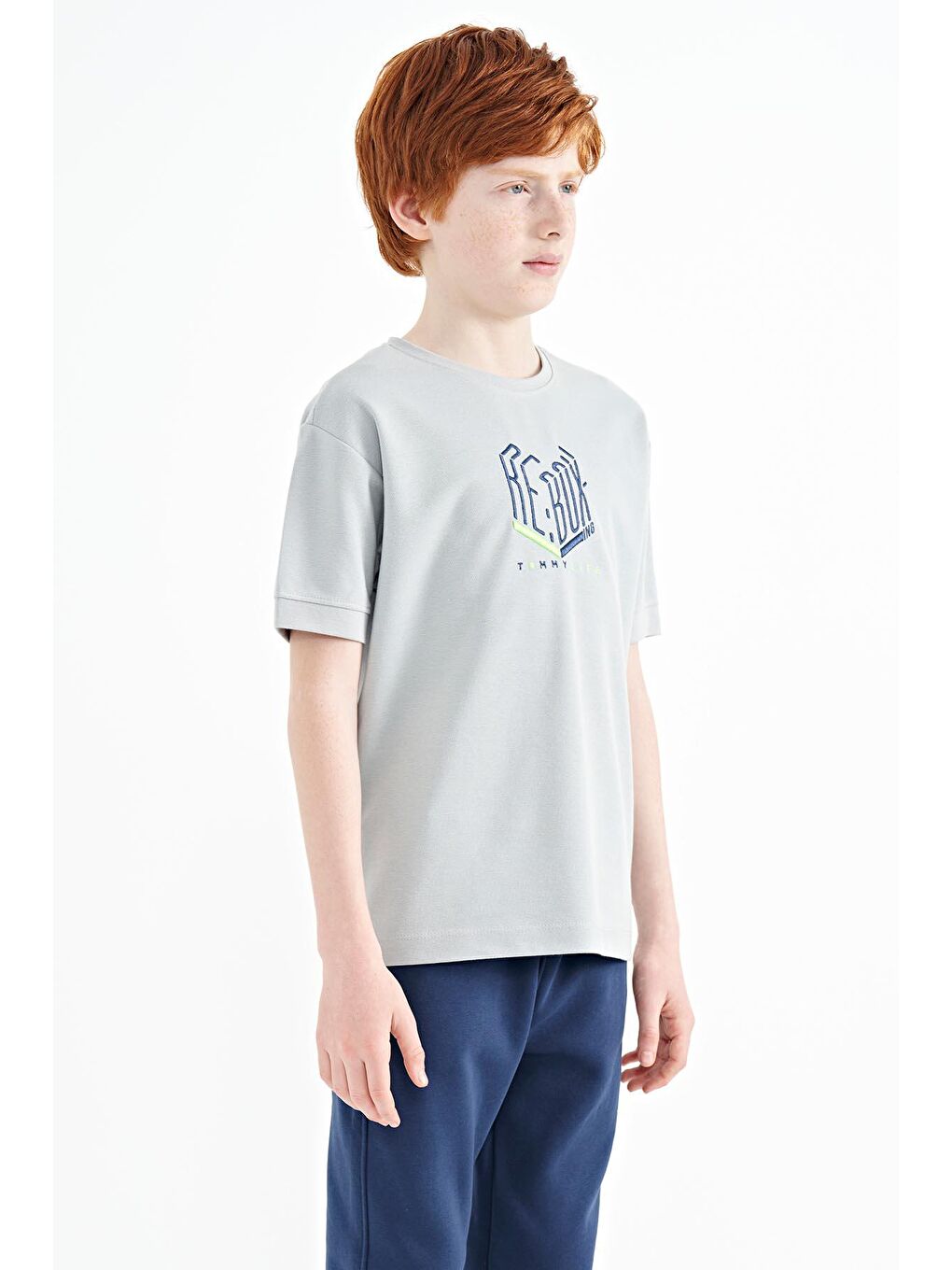 Gri Yazı Nakışlı O Yaka Oversize Erkek Çocuk Tişört - 11151-4