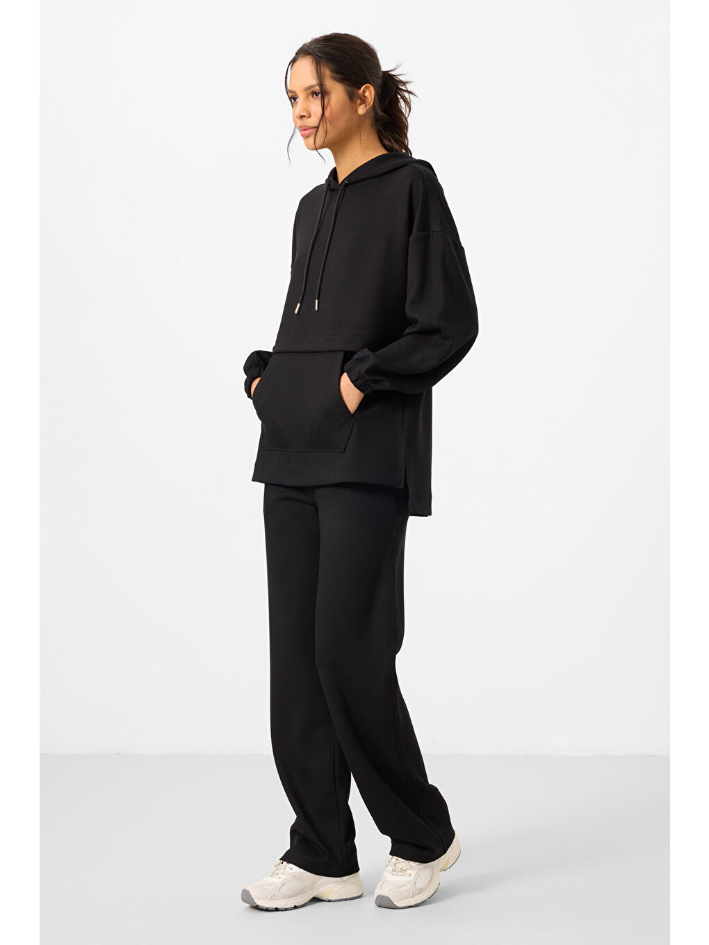 Siyah Yumuşak Dokulu Kapüşonlu Oversize Kadın Eşofman Tunik Takım   95348-4