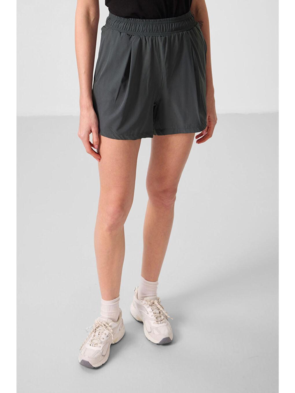Haki Polyester Gizli Cep Fermuarlı Rahat Form Kadın Şort - 91014-3