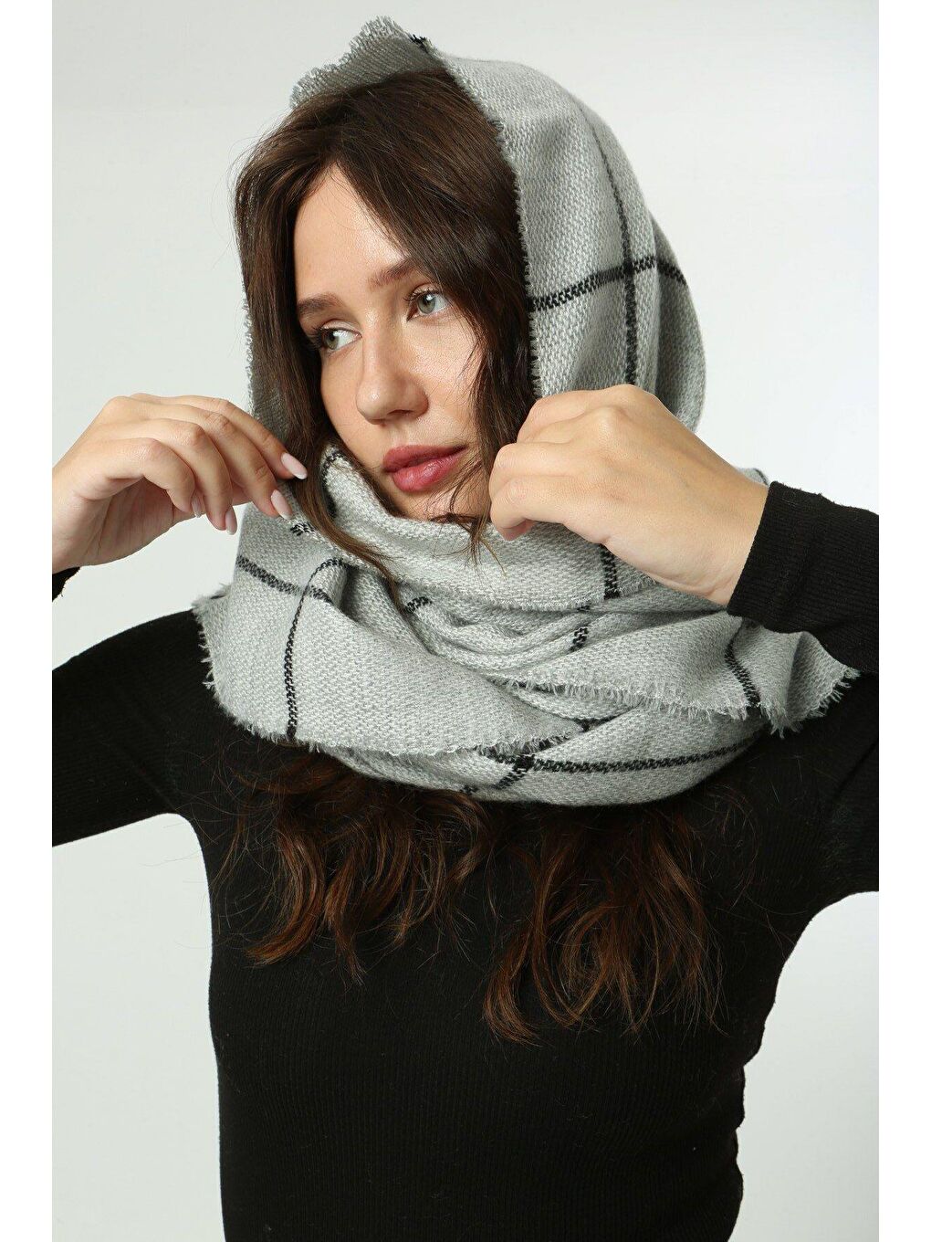 Kadın Gri Kare Desenli Atkı - Şal 70x180 cm SAL1210-5