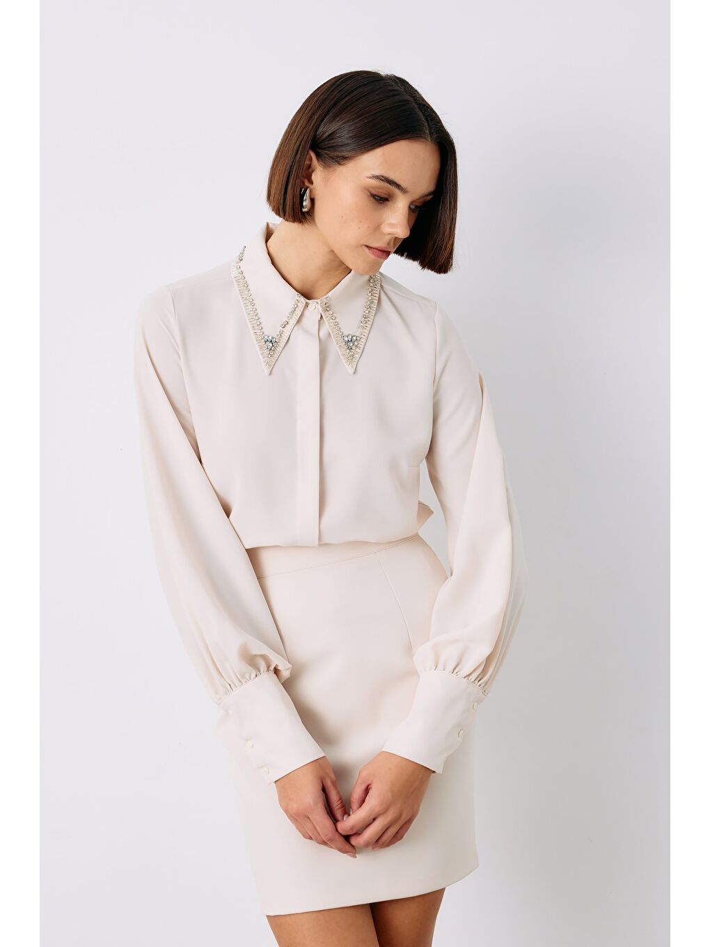 Yaka İşlemeli Gömlek - Bej-5