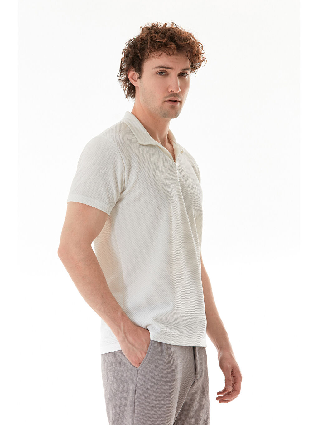 Ekru Geometrik Desen Polo Yaka Büyük Beden Tişört-2