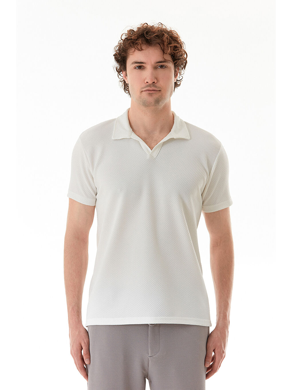 Ekru Geometrik Desen Polo Yaka Büyük Beden Tişört-3