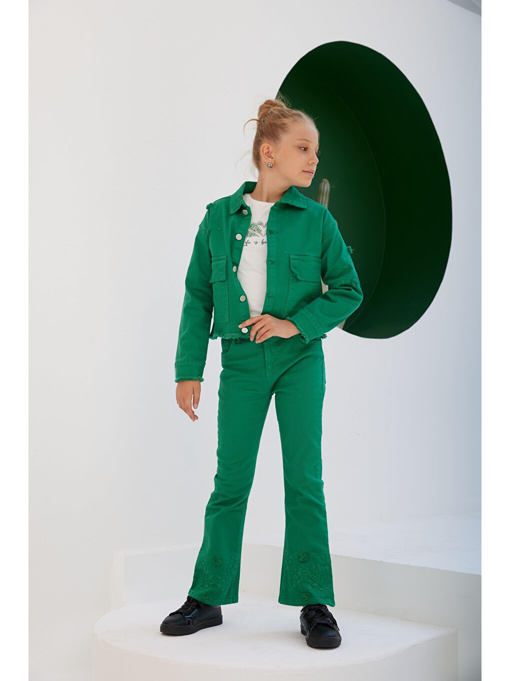 Yeşil Kız Çocuk Dar Kalıp Nakışlı Fit Jean Pantolon-1