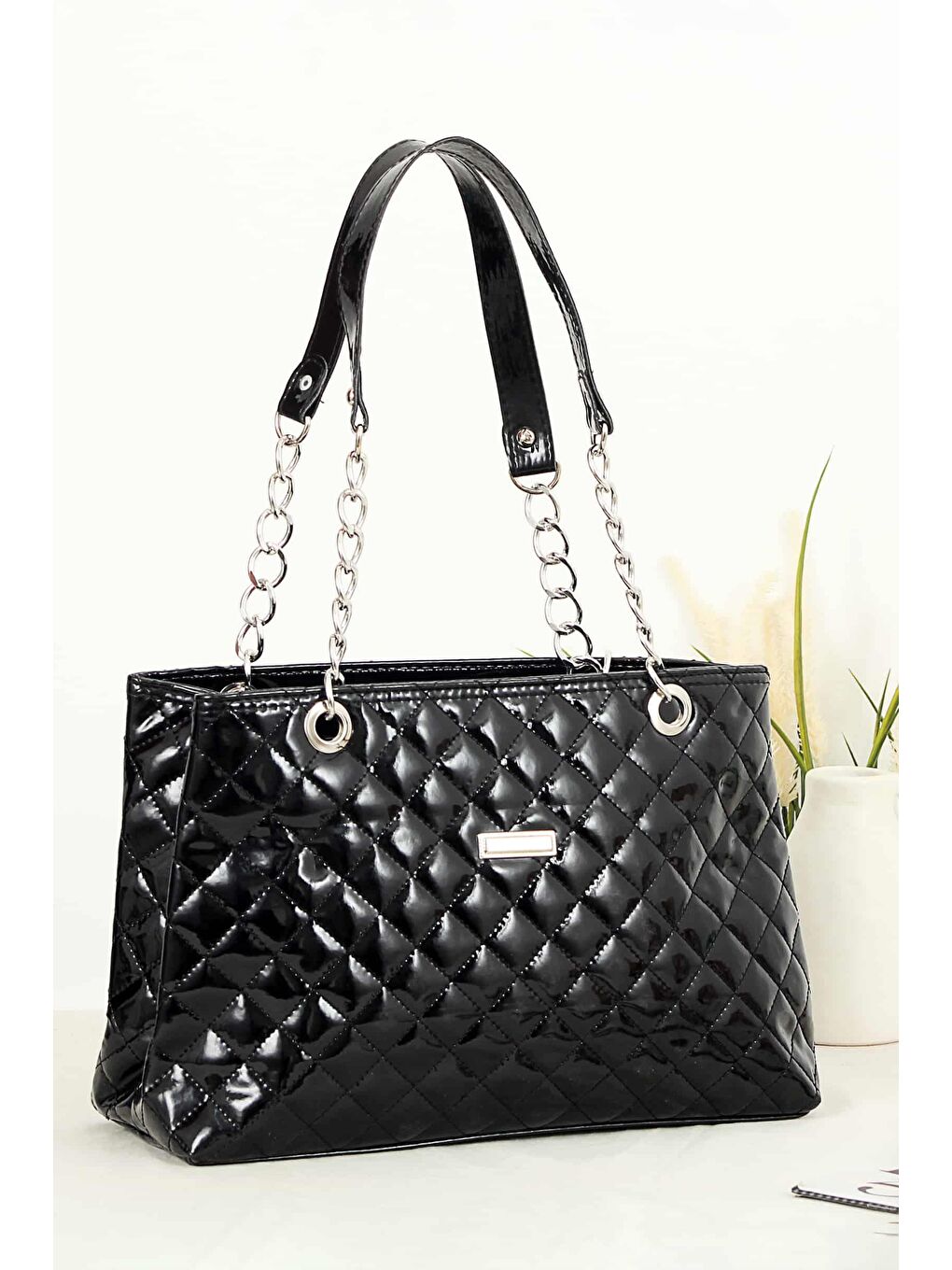 Siyah Palvin Zincir Askılı Büyük Boy Kadın Omuz Çantası BP-4756O