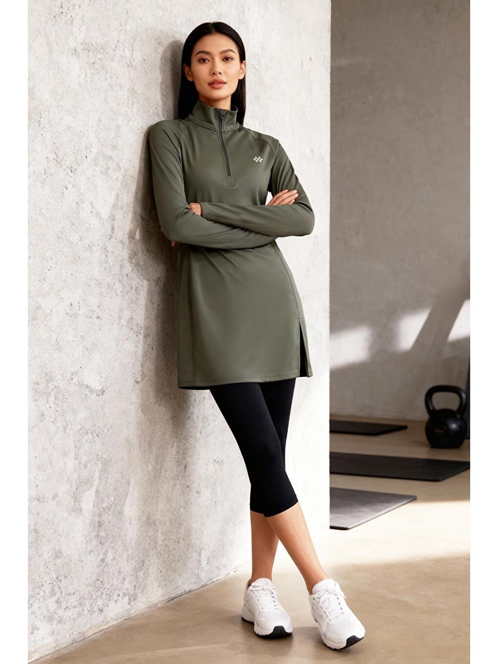 Haki Yarım Fermuarlı Dik Yaka Standart Kalıp Kadın Sporcu Tunik - 97309-1