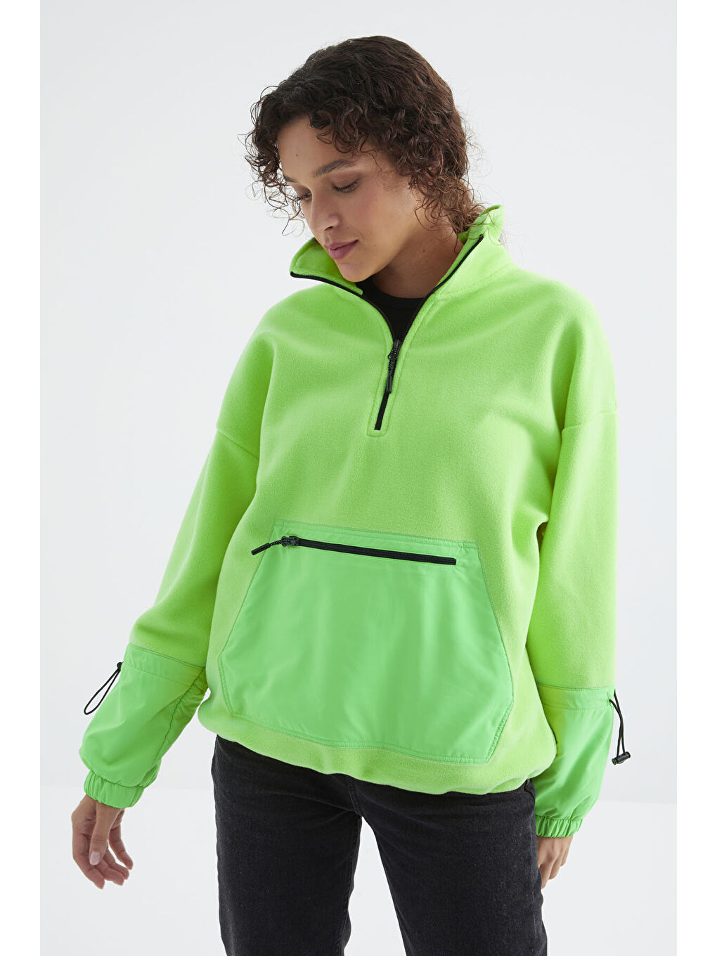 Neon Yeşil Etek Ucu Büzgülü Yarım Fermuarlı Oversize Kadın Polar Sweatshirt - 97238-3