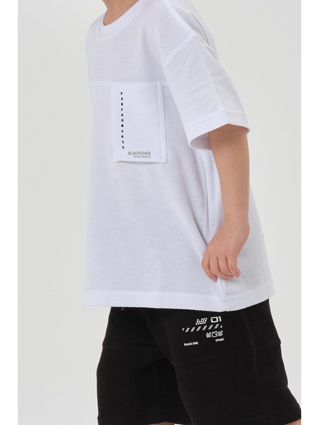 Beyaz Erkek Çocuk Şort Bisiklet Yaka Üst Takım-2