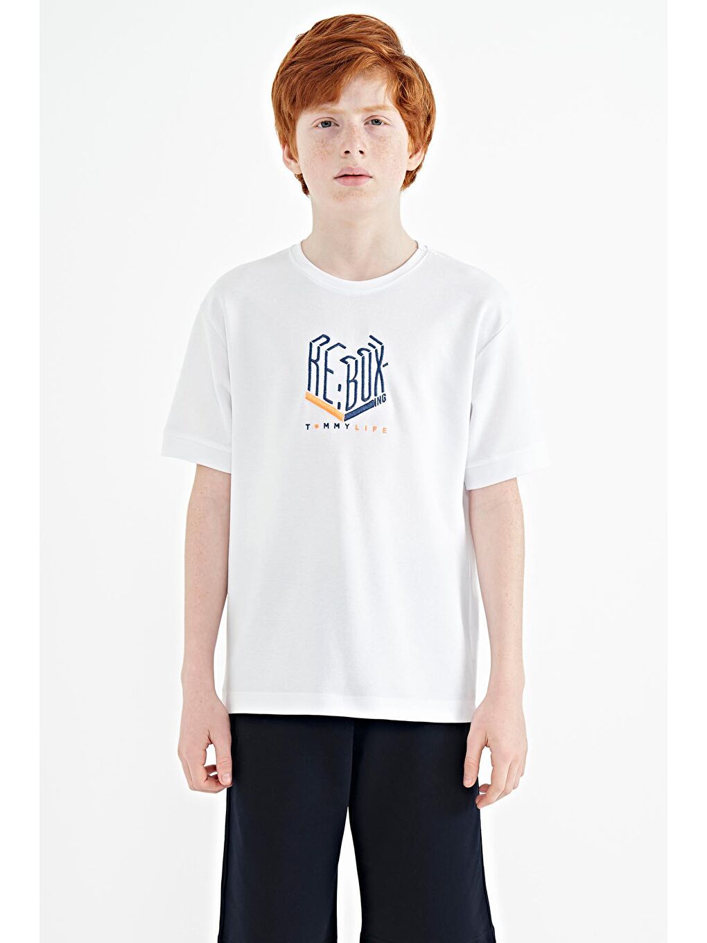 TOMMYLIFE Beyaz Yazı Nakışlı O Yaka Oversize Erkek Çocuk T-Shirt - 11151