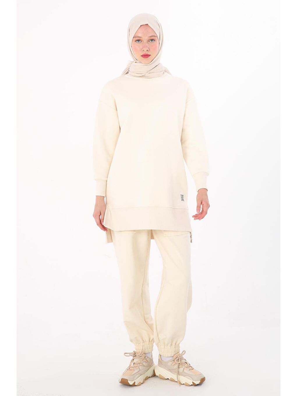 Ekru Baskılı Yanları Yırtmaçlı Şardonlu Sweat Tunik-1