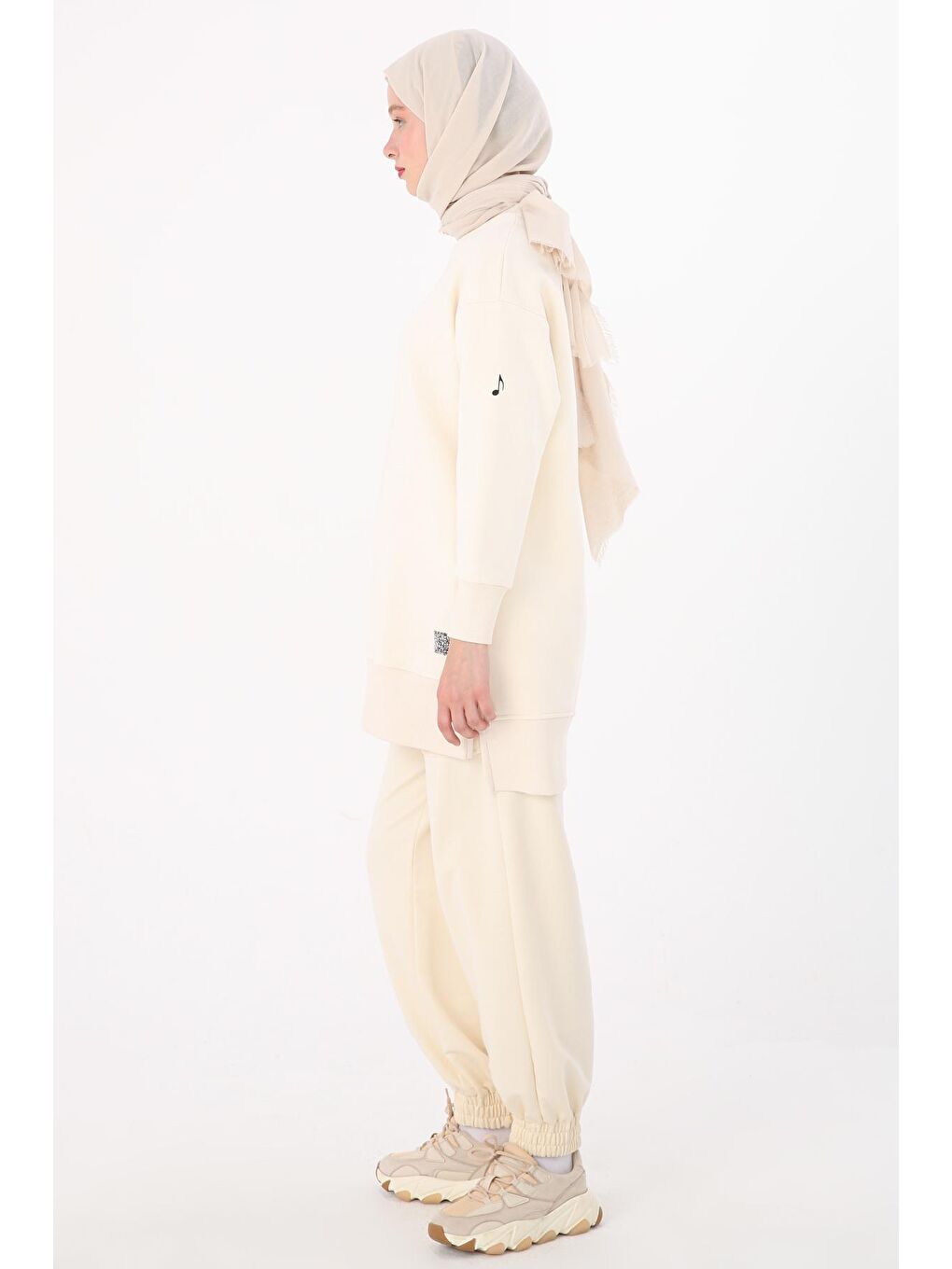 Ekru Baskılı Yanları Yırtmaçlı Şardonlu Sweat Tunik-2